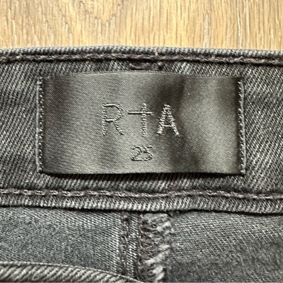 RtA Kiki Flare Crop Raw Hem Jeans in Black Dusk Wash Los Angeles - Size 25 - Picture 5 of 16